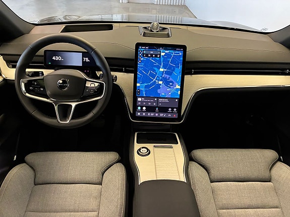Volvo EX90 17 of 26