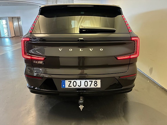 Volvo EX90 7 of 26