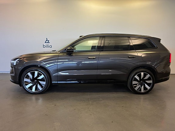 Volvo EX90 3 of 26