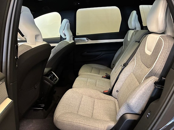 Volvo EX90 18 of 26