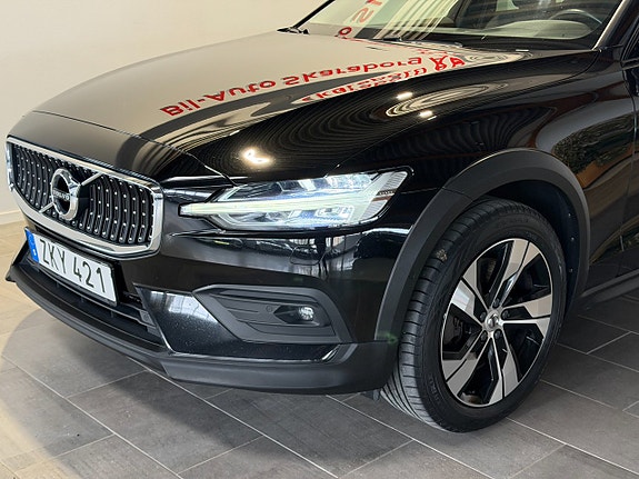 Volvo V60 Cross Country 11 of 29