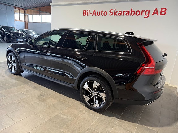 Volvo V60 Cross Country 5 of 29