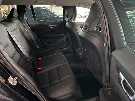 Volvo V60 Cross Country 17 of 29