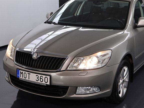 Skoda Octavia 2 of 30