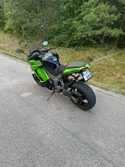 Kawasaki Ninja Z1000SX 4 of 5