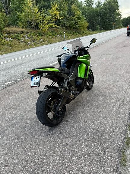 Kawasaki Ninja Z1000SX 3 of 5