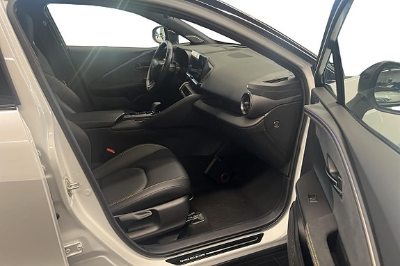 Toyota C-HR 13 of 18