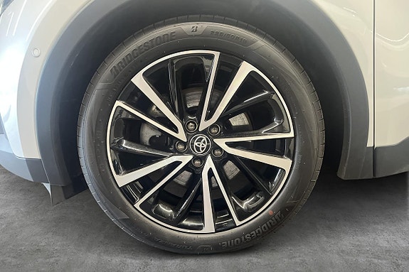 Toyota C-HR 9 of 18
