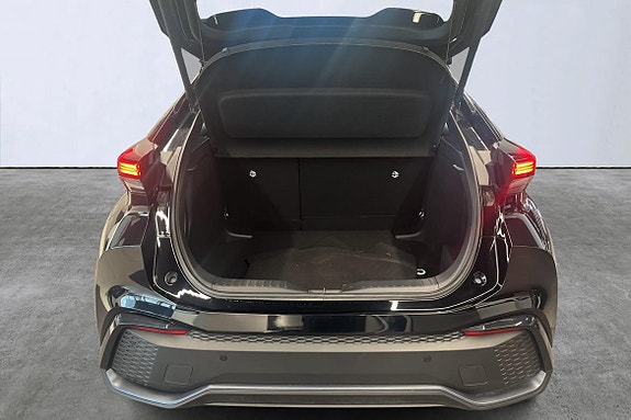Toyota C-HR 7 of 18