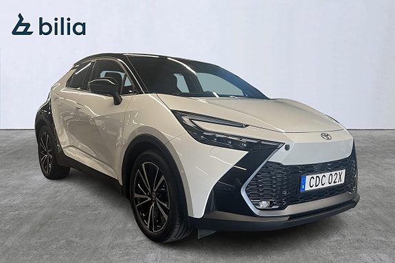 Toyota C-HR 2 of 18