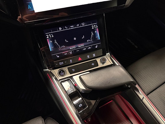Audi e-tron 13 of 17