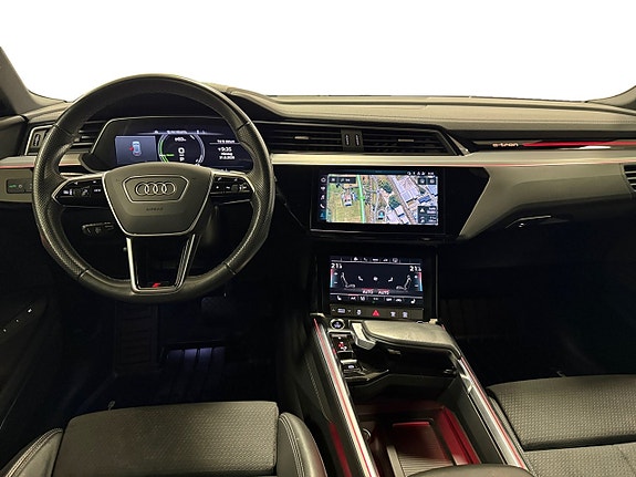 Audi e-tron 12 of 17