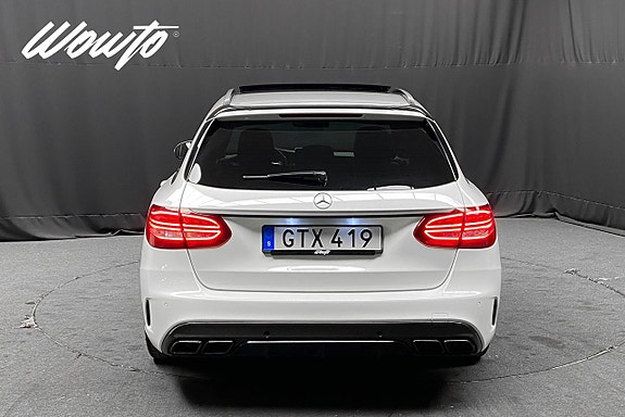 Mercedes-Benz C63 6 of 21