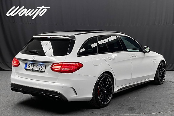 Mercedes-Benz C63 5 of 21