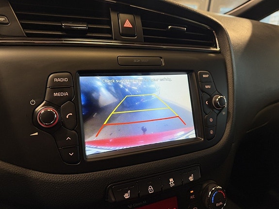 Kia Ceed 13 of 25