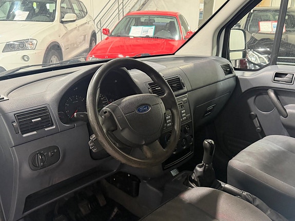 Ford Transit Connect 11 of 13
