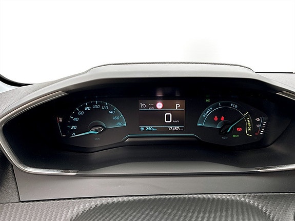 Peugeot e-208 9 of 17