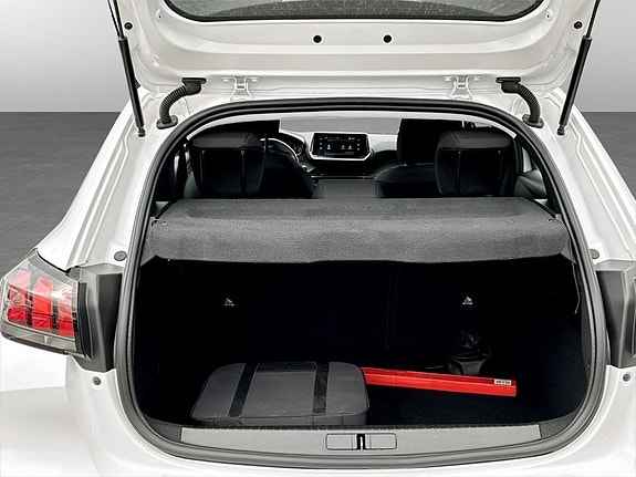 Peugeot e-208 17 of 17