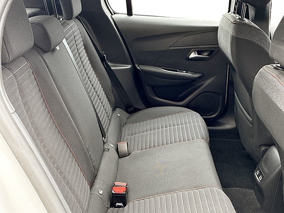 Peugeot e-208 14 of 17