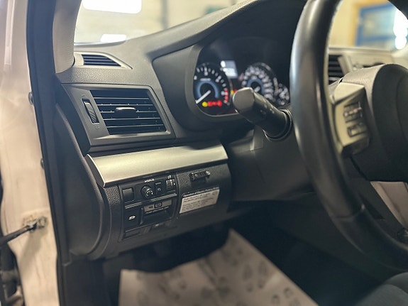 Subaru Legacy 9 of 22