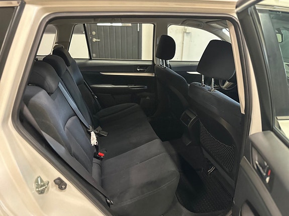 Subaru Legacy 15 of 22