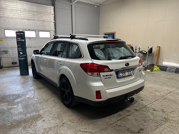 Subaru Legacy 5 of 22