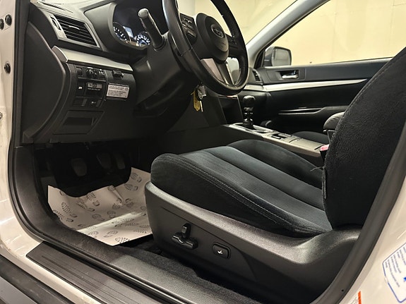 Subaru Legacy 8 of 22