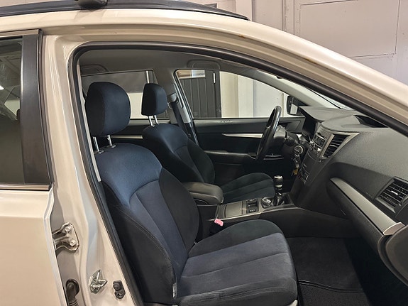 Subaru Legacy 18 of 22