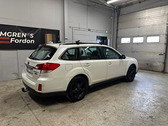 Subaru Legacy 3 of 22