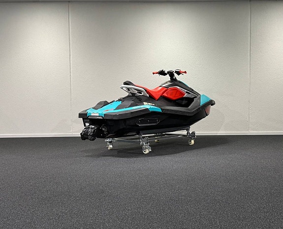 Sea-Doo Spark Trixx 2017 – 131 timmar 7 of 9