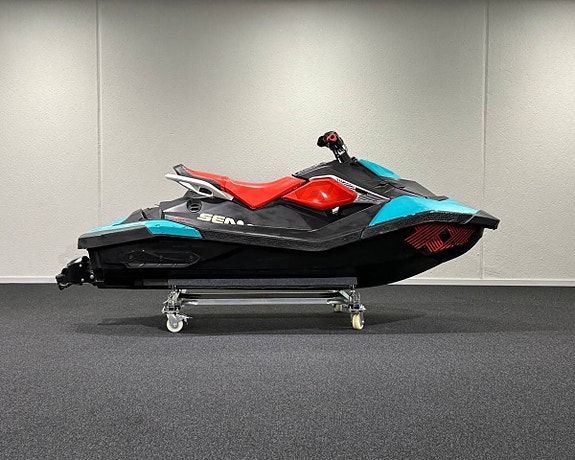 Sea-Doo Spark Trixx 2017 – 131 timmar 8 of 9