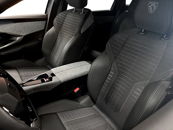 Peugeot 5008 5 of 16