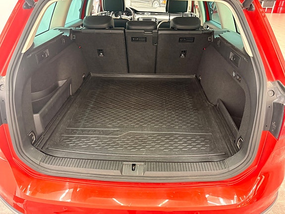 Volkswagen Passat Alltrack 4 of 15