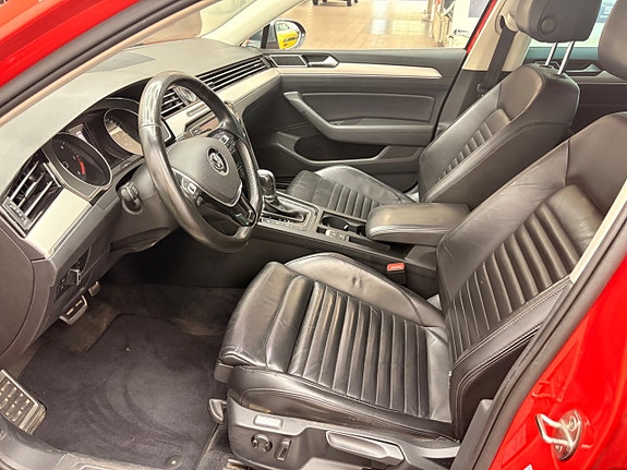 Volkswagen Passat Alltrack 7 of 15