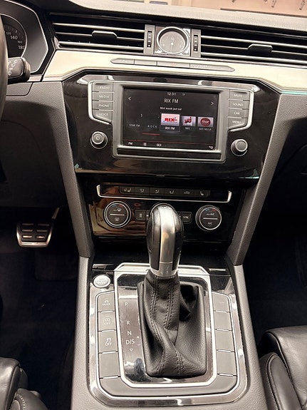 Volkswagen Passat Alltrack 11 of 15