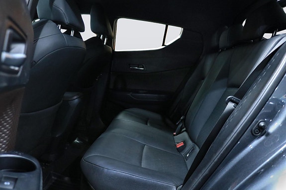 Toyota C-HR 6 of 29