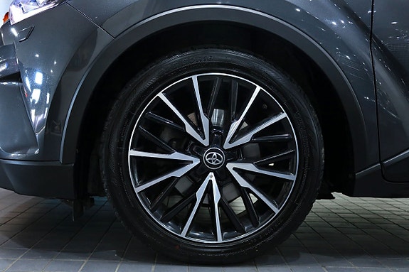 Toyota C-HR 25 of 29