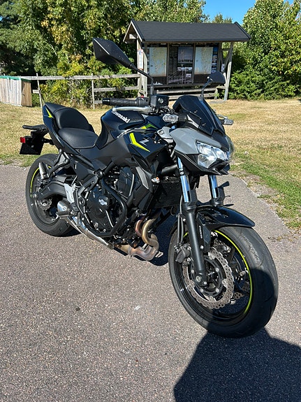 Kawasaki Z650 2 of 7