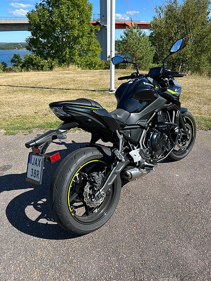 Kawasaki Z650 3 of 7