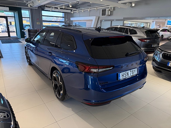 Skoda Superb 8 of 16