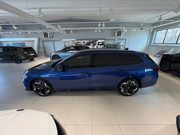 Skoda Superb 9 of 16