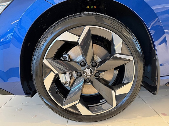 Skoda Superb 10 of 16