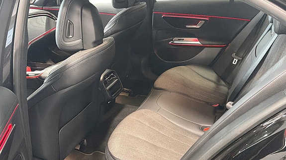 Mercedes-Benz E220 7 of 8