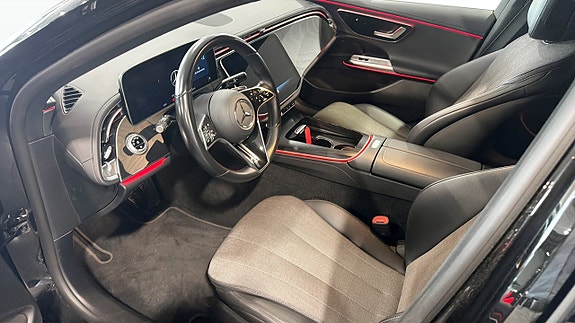 Mercedes-Benz E220 8 of 8