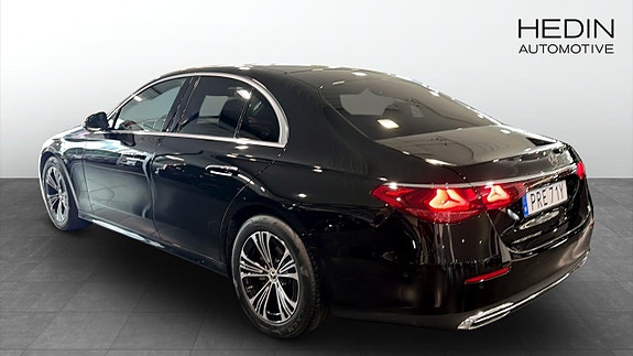 Mercedes-Benz E220 4 of 8