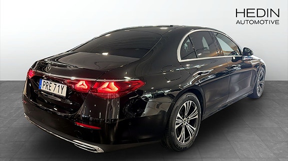 Mercedes-Benz E220 3 of 8