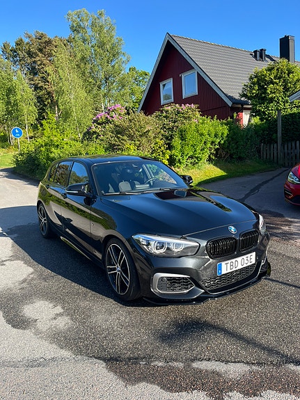 BMW M140i 2 of 4