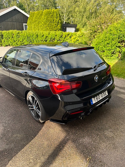 BMW M140i 4 of 4