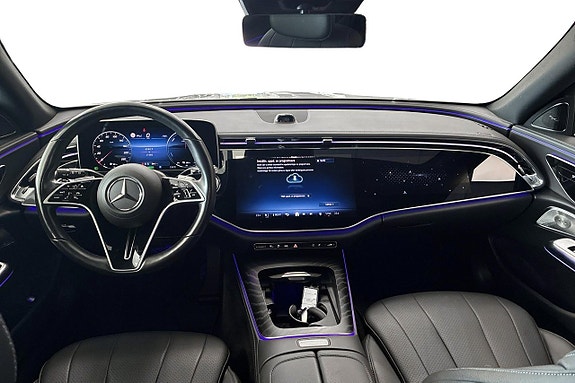 Mercedes-Benz E300 de 8 of 12