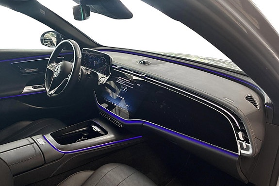 Mercedes-Benz E300 de 10 of 12